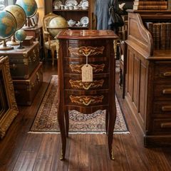 Nice little 4 drawer inlaid locker