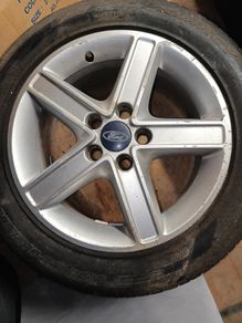 Ford focus alloy wheel with tyre