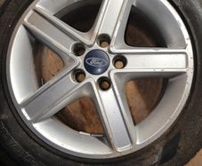 Ford focus alloy wheel with tyre