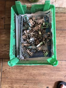 Hinges / drawer slides