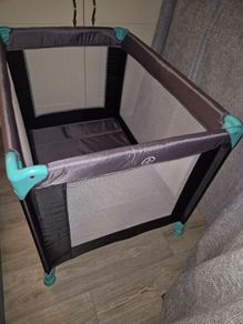 Travel Cot (Pristine Condition)