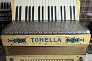 Piano accordion Hohner 80 bass.