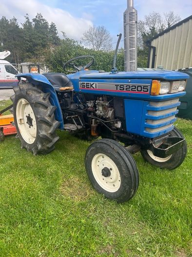 Iseki ts 2205 & finishing mower