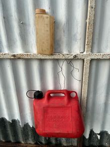 5 litre petrol can and 600ml mixing bottle