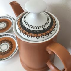 Retro Woods "Inca" Coffee pot &Cups with saucers