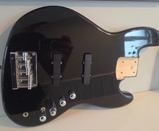 Squier Deluxe Active Jazz Bass V Loaded Body