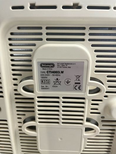 DeLonghi toaster