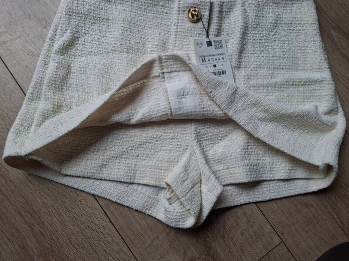 Zara white skort M