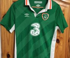 Ireland Football. Official Umbro Youths Xtra Large Boys Home Jersey.Matching Shorts Also Available. Collect In Dublin Or Receive Via Post.