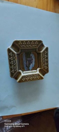 irish made porcelain wade ashtray,,prefect condition see the pictures for condition,buyer collects or pays postage thank you ,bunratty Castle picture insert ,