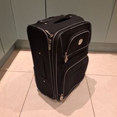 Small-Medium Luggage (Broken Handle)