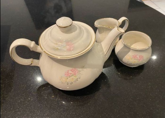 SADLER  Three piece tea set Vintage large Teapot with sugar bowl and jug