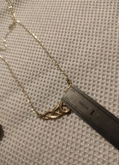 9ct gold Kinneys necklace