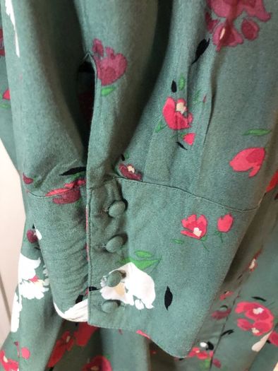 JD Williams green floral blouse (size 28)