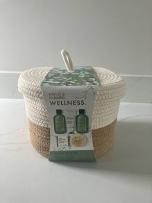 Baylis & Harding Wellness Basket of Bliss