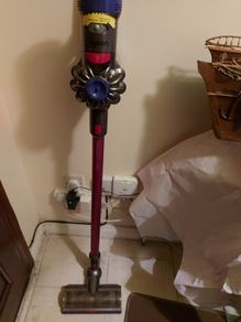 DYSON V7 Motohead, with charger, in excellent condition, very good battery