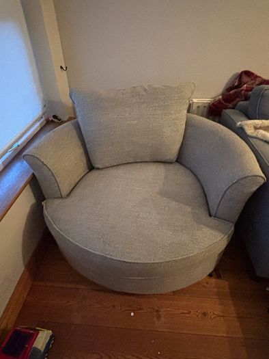 Luxury Vobe Swivel Cuddle Chair  Cost 1,750 New