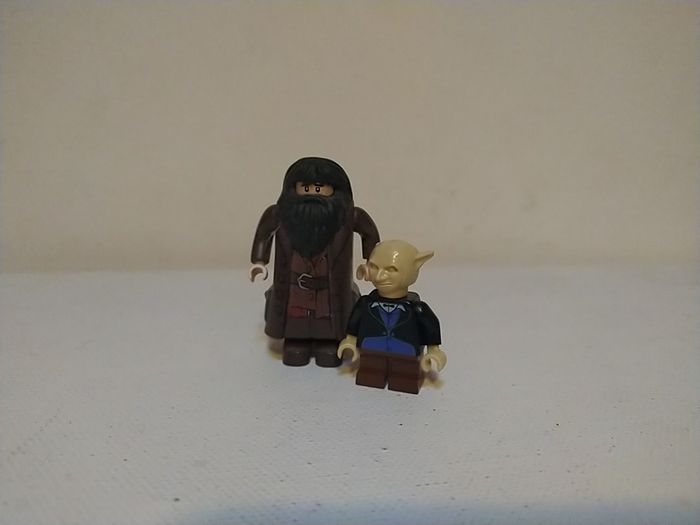 Lego Harry Potter Hagrid and Goblin Mini figures