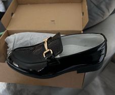 Boys shoes