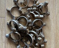 22 x 1'' 1/4 inch brass pipe brackets