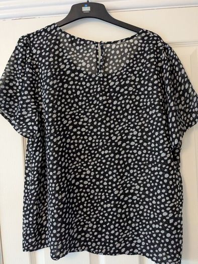 Gallery dressy top