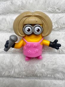 2019 Singer Mom approx. 5.5 cm. McDonald's Minion Action Figure Despicable Me Rise of Gru Used Please see photos