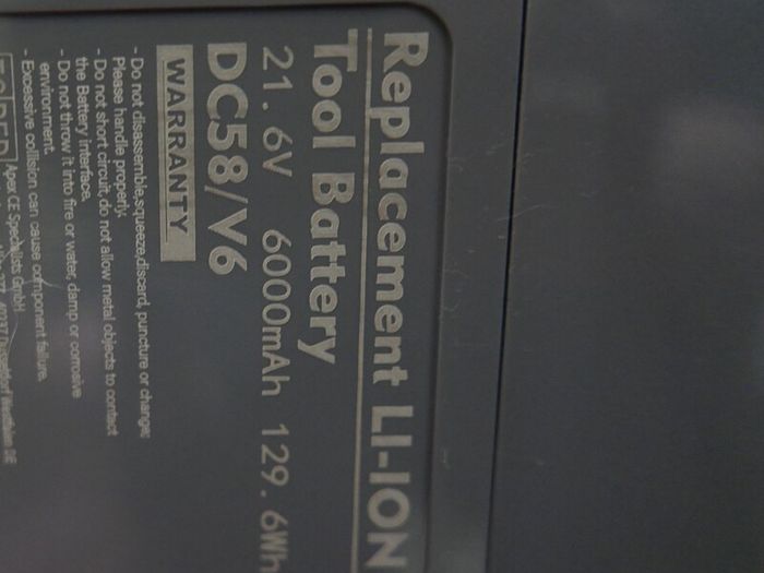 Dyson V6 Absolute NEW BATTERY works well