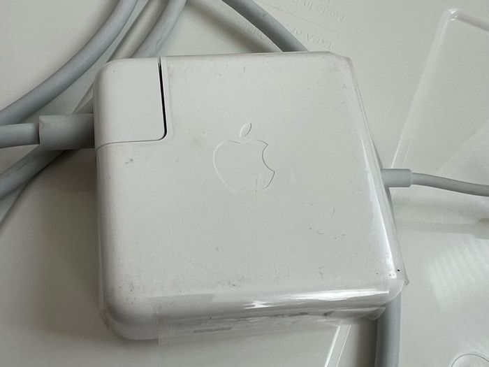 MacBook MagSafe charger