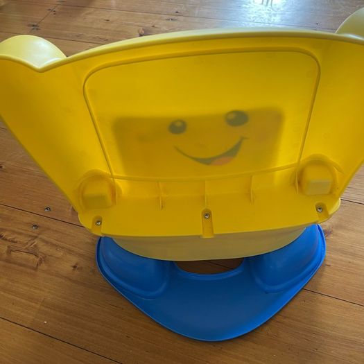 Fisher Price Laugh & Learn Smart Stages Chair in Yellow