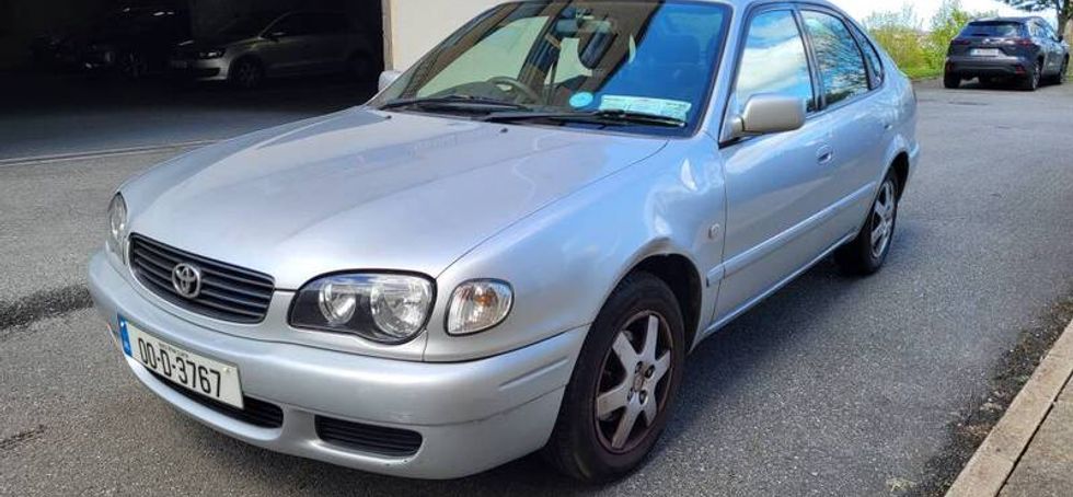 Youngtimer 2000 Toyota Corolla