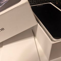 iPhone 6s plus (128gb) unlocked - mint conditions