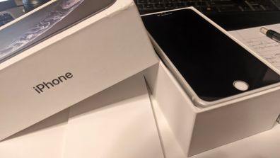 iPhone 6s plus (128gb) unlocked - mint conditions