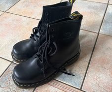 Dr Marten safety boots