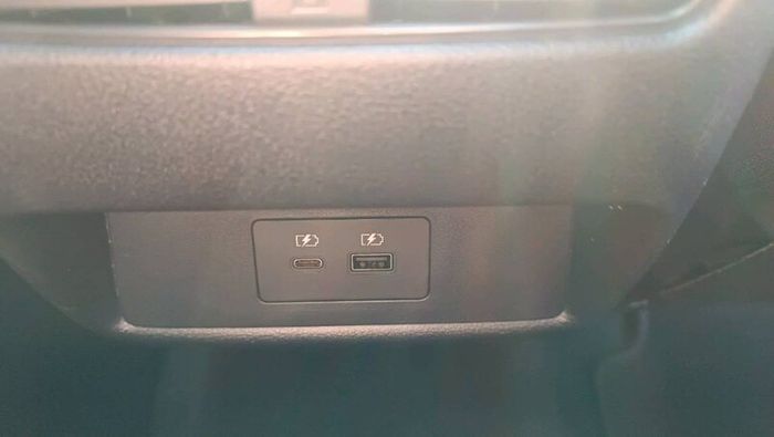 2023 Nissan Qashqai hybrid only 12k km.