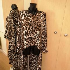 Women's Top Nwot Size 16