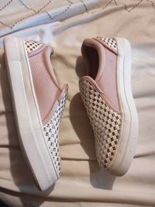 Bass3d pink and white shoes