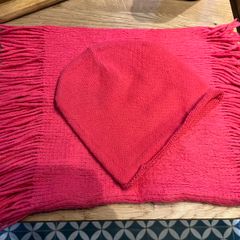 H&M pink hat & matching tube scarf for child (I.5-4yrs)
