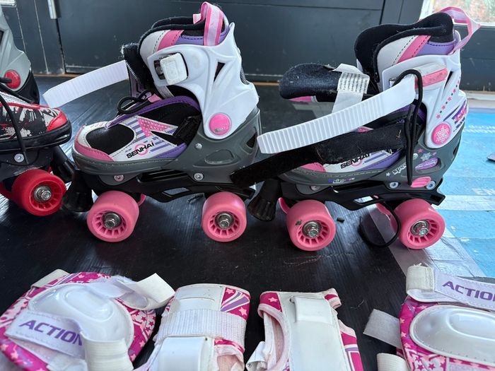Roller skates & Pads & Helmet