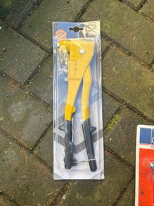 hand riveter