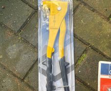 hand riveter