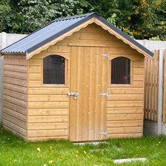 Wooden garden shed - excellent condition