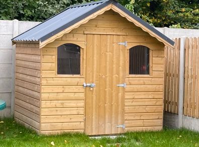 Wooden garden shed - excellent condition