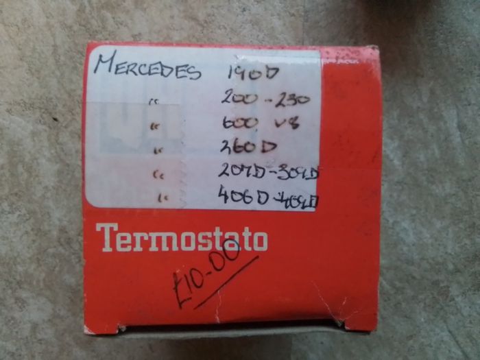 Mercedes 190d / 200 / 230 Thermostat.