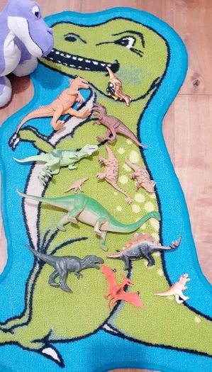 Brand new Dinosaur Bundle (around 20 items)