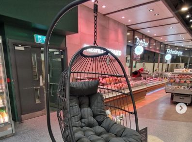 egg chair