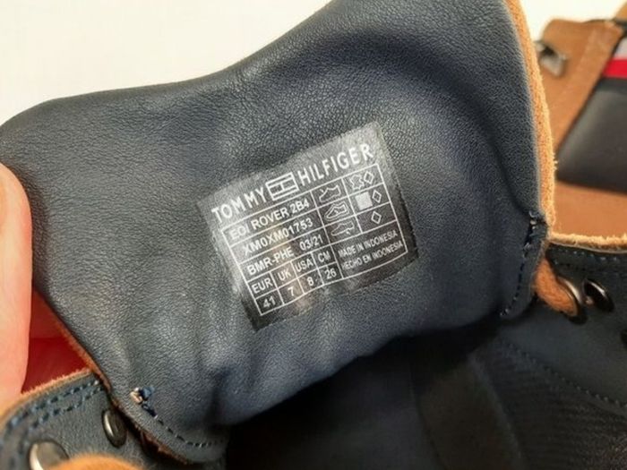 New Tommy Hilfiger tan Boots in box