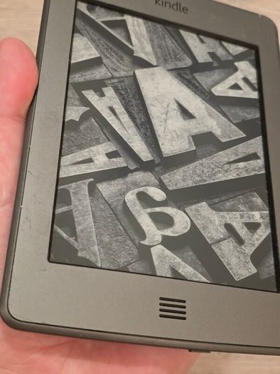 Amazon Kindle D01200 (Free Post)