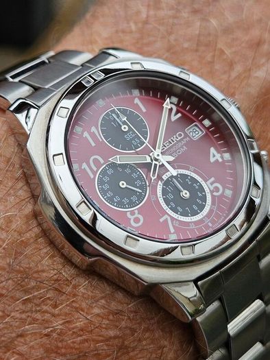 Watch Seiko Chronograph Quartz.