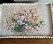 Vintage Royal Melamine and wicker breakfast or lap tray with folding legs