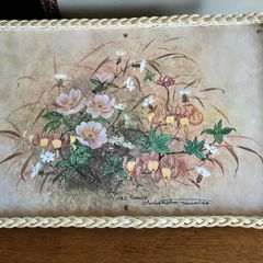 Vintage Royal Melamine and wicker breakfast or lap tray with folding legs